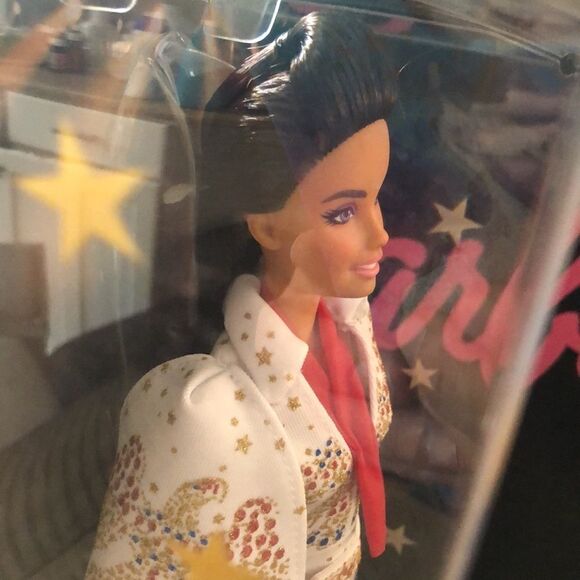 NEW Elvis Presley Barbie Signature Collection No more than 20k Made. - Picture 12 of 17